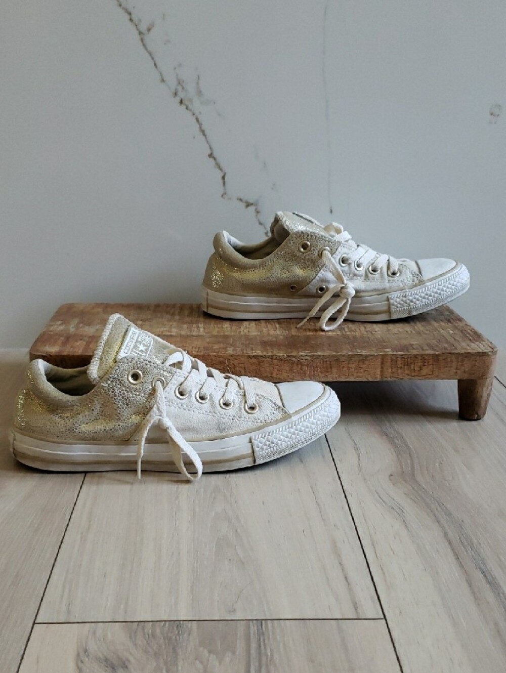 Converse White Women's Sneakers - Picture 3 of 6